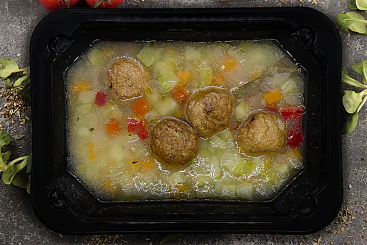 Суп картофельный с кабачками и куриными фрикадельками, 350г 