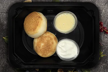 Сырники со сгущенкой и сметаной, 200г